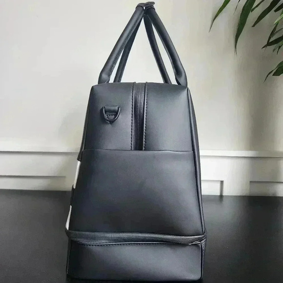 NWT J Lindeberg Travel Storage Boston Bag MSRP $355 - Picture 3 of 7